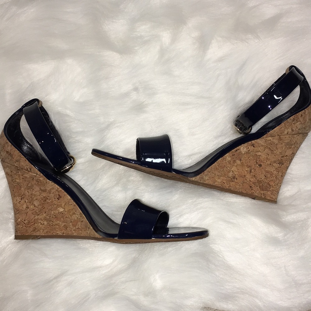 ❌SOLD❌ Gucci, 41, like new navy blue wedges - Picture 4 of 7